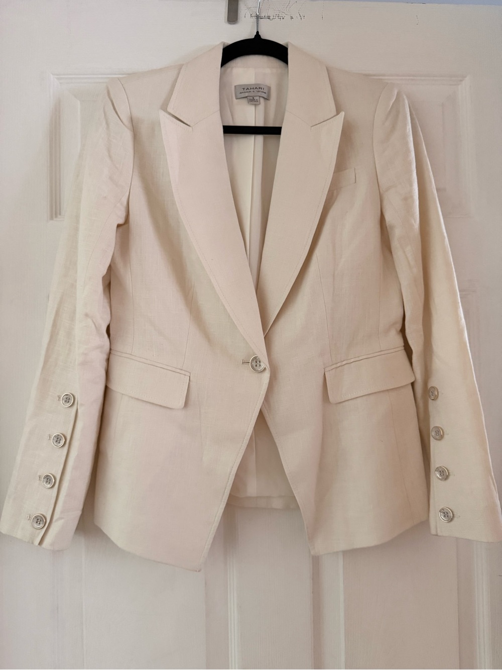 Tahari Arthur S Levine - Single-Button Tailored Blazer - Cream - Size 2